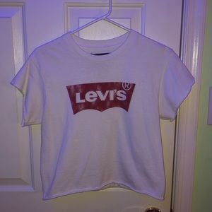 white levi’s crop top